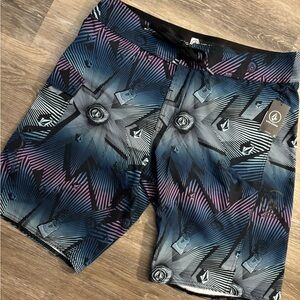 NWT Volcom Men's Geometric Swim Shorts - Blue and Purple Sz 29